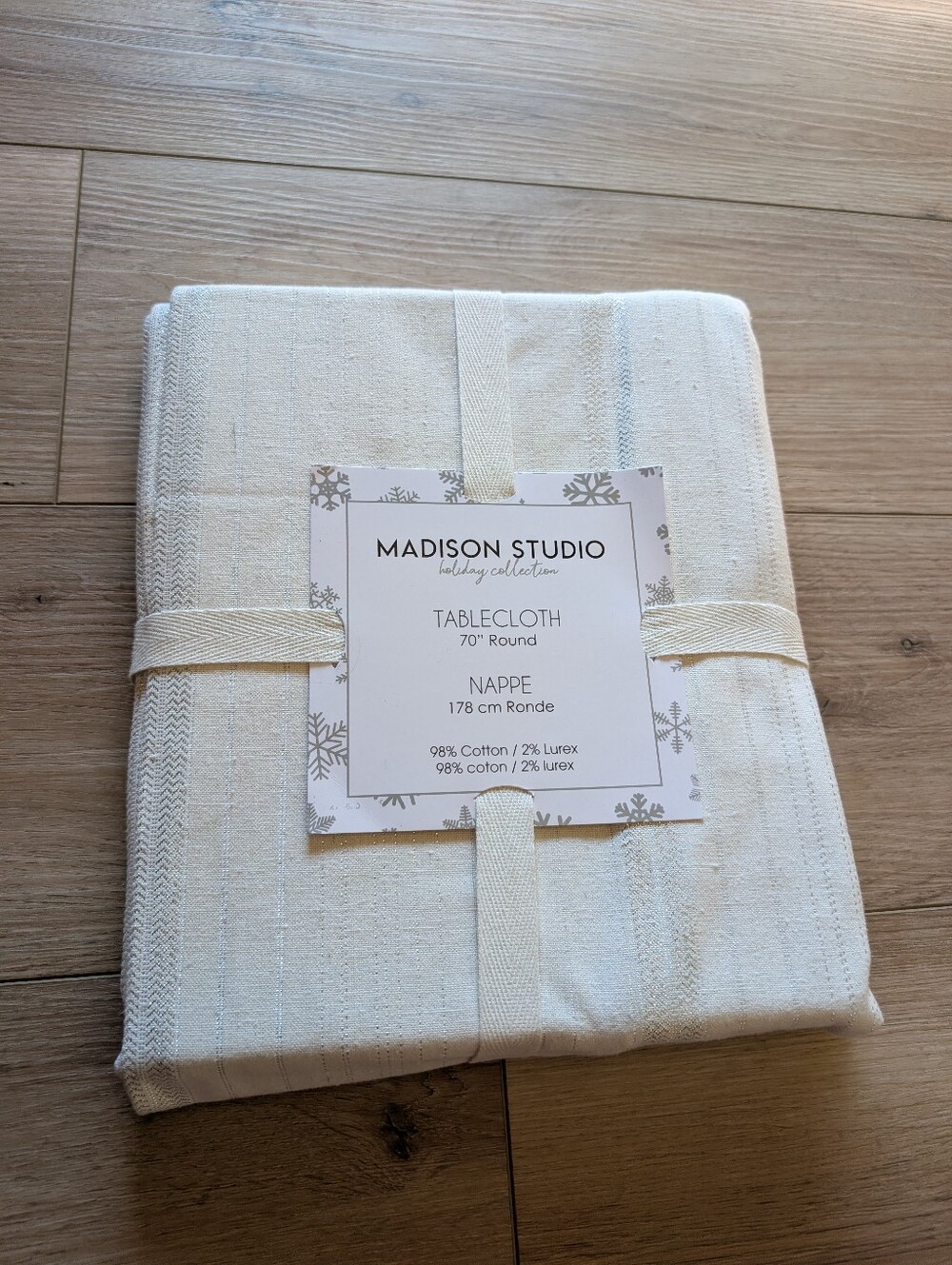 NWT Madison Studio Cream & Silver Round Tablecloth